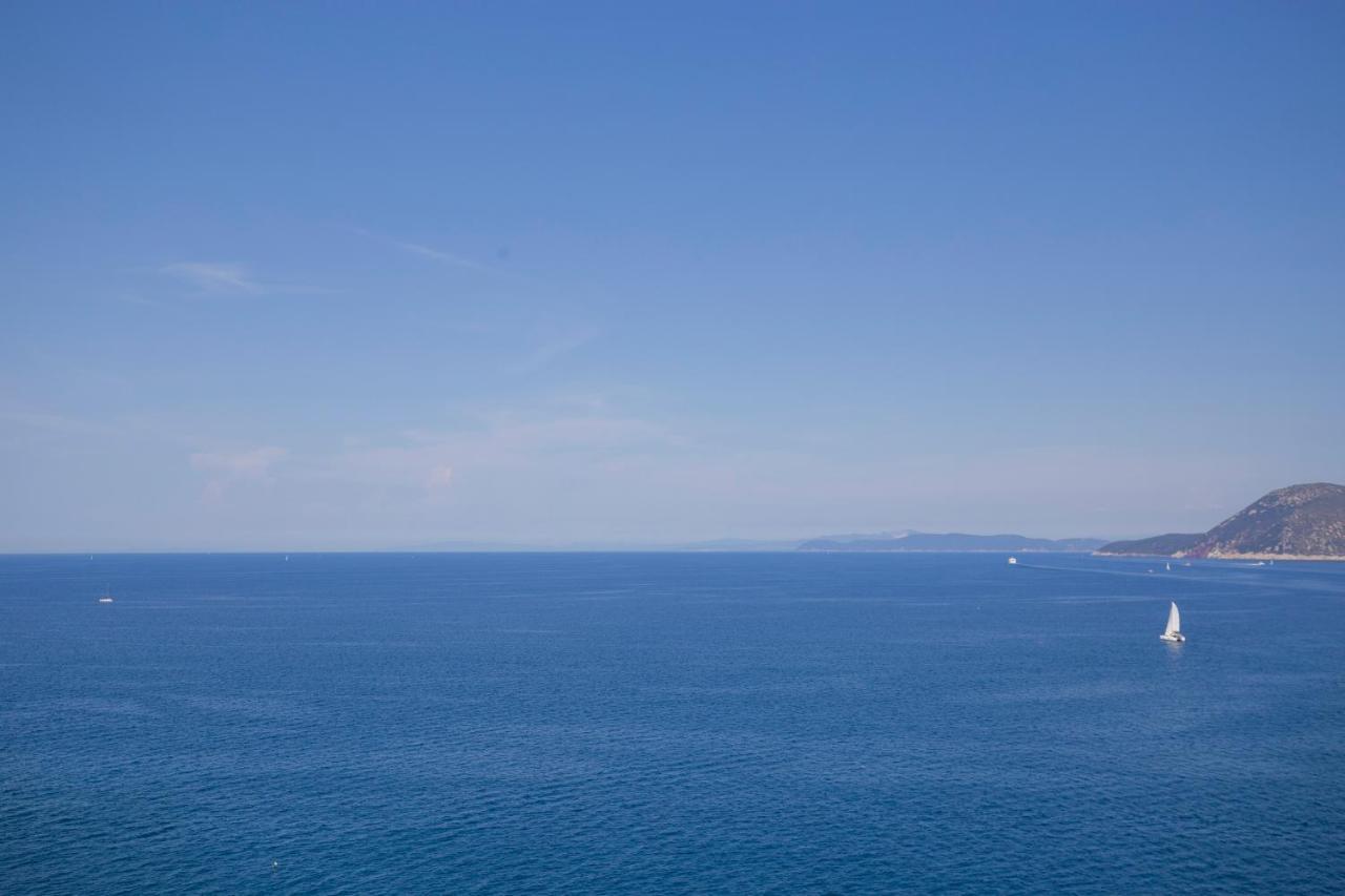 Helloelba Appartamento Il Faro Portoferraio Eksteriør billede